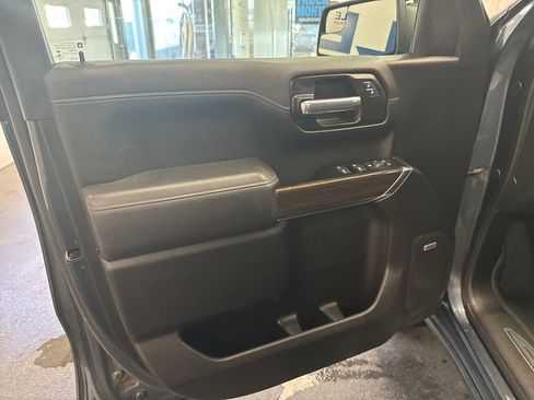 Used 2019 Chevrolet Silverado 1500 RST AWD/4WD image 16