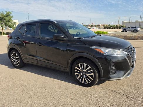 Used 2024 Nissan Kicks SV FWD image 8