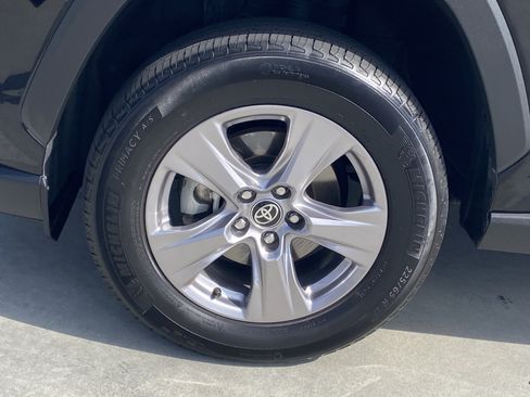 Certified 2025 Toyota RAV4 XLE FWD image 8