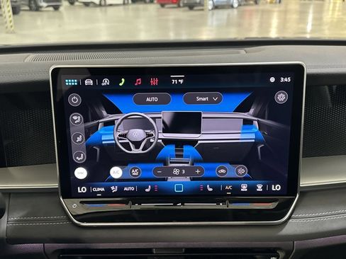 New 2026 Volkswagen Tiguan SE image 33