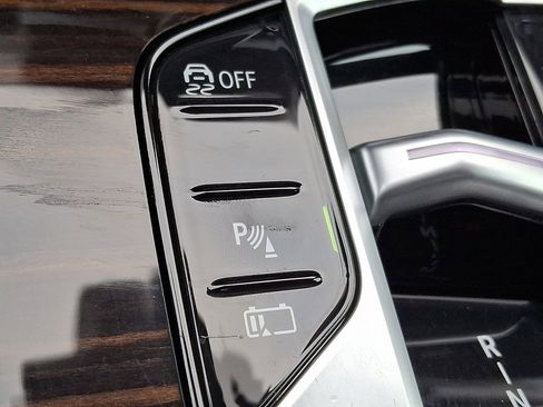 Used 2026 BMW X5 xDrive50e w/ Climate Comfort Package image 19