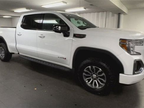 Certified 2022 GMC Sierra 1500 AT4 w/ AT4 Premium Package image 2