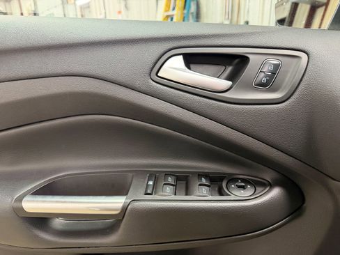 Certified 2018 Ford Escape SE w/ SE Sync 3 Package image 11