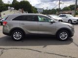 Used 2016 Kia Sorento LX image 4