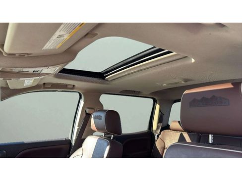 Used 2015 Chevrolet Silverado 1500 High Country w/ High Country Premium Package image 10