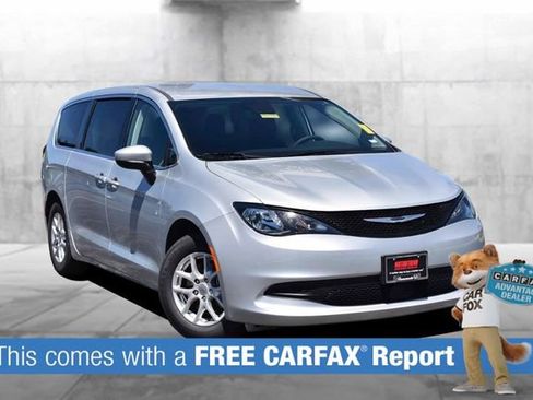 Used 2023 Chrysler Voyager LX FWD image 2