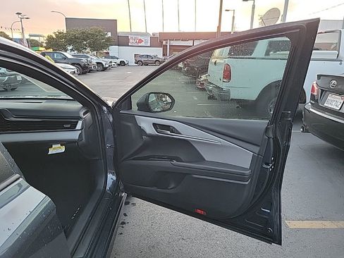 Used 2026 Toyota Camry SE w/ Multimedia Upgrade Package image 9