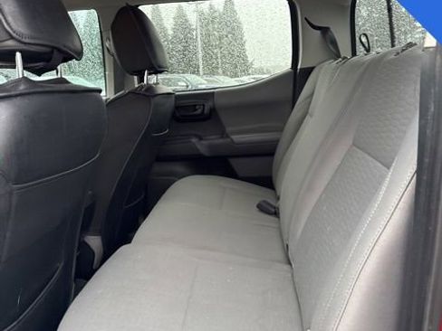 Used 2019 Toyota Tacoma SR w/ SR Convenience Package image 10