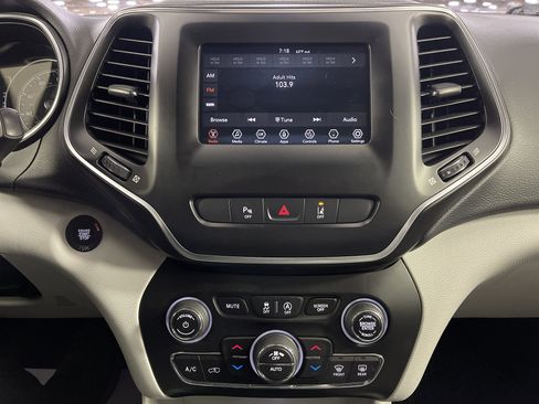 Used 2020 Jeep Cherokee Latitude Lux w/ Comfort/Convenience Group image 24