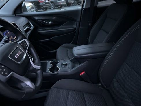 Used 2024 GMC Terrain SLE FWD image 9