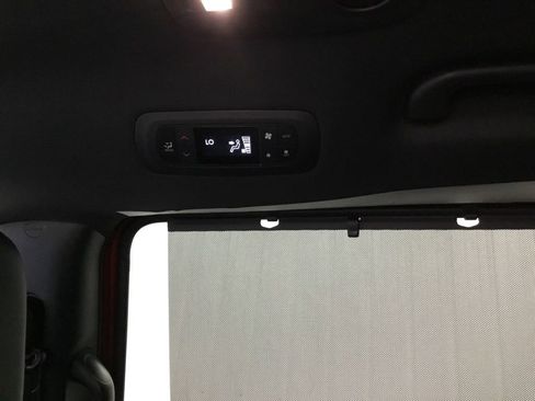 New 2025 Chrysler Pacifica Select image 38