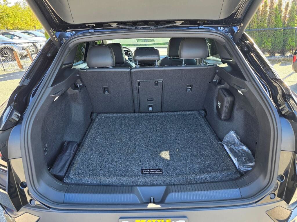 Used 2023 Volkswagen ID.4 S RWD image 16