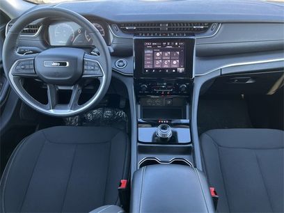 Used 2023 Jeep Grand Cherokee Laredo w/ Luxury Tech Group I