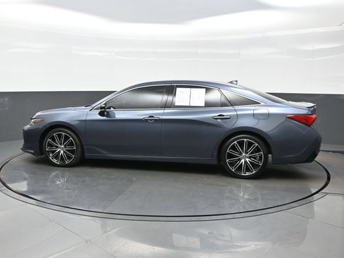 Used 2019 Toyota Avalon Touring w/ Advanced Safety Package FWD image 3