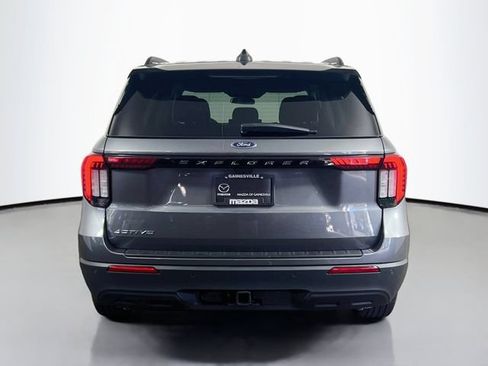Used 2025 Ford Explorer Active RWD image 21