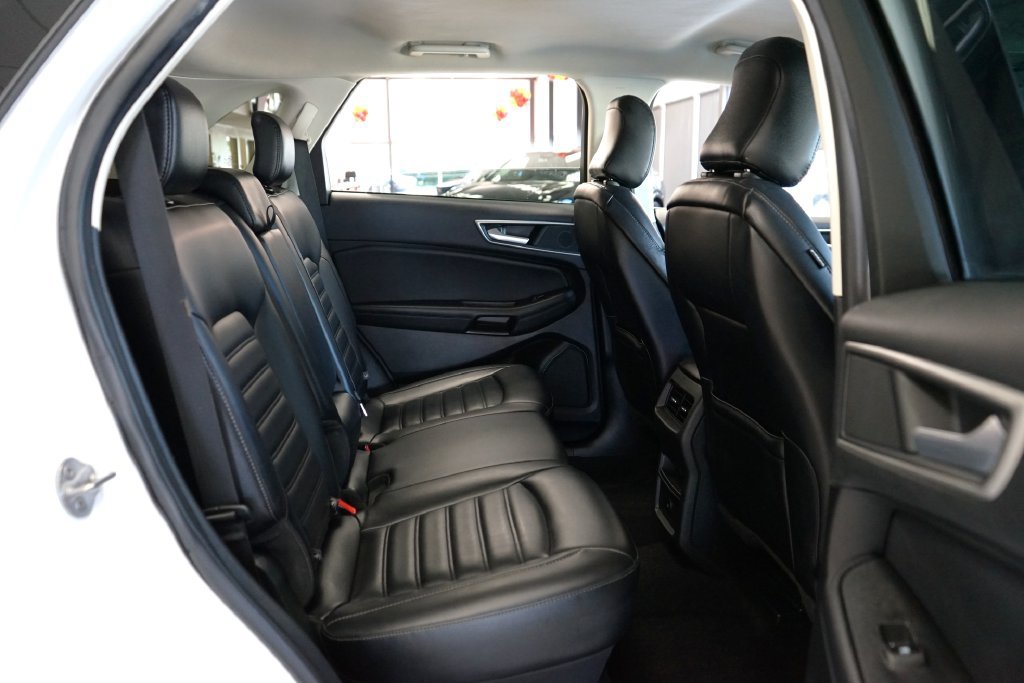 Used 2024 Ford Edge SEL AWD/4WD image 12