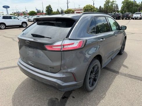 Certified 2024 Ford Edge SE w/ Black Appearance Package AWD/4WD image 10