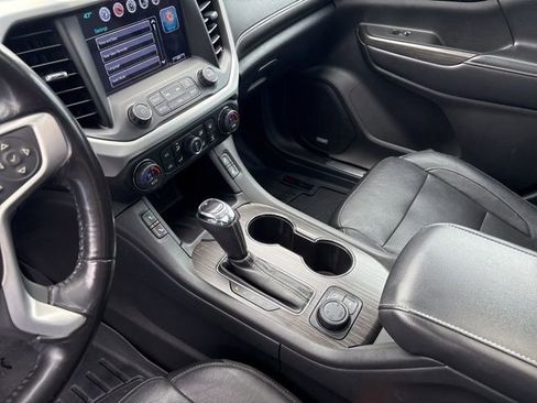 Used 2018 GMC Acadia SLT AWD/4WD image 14