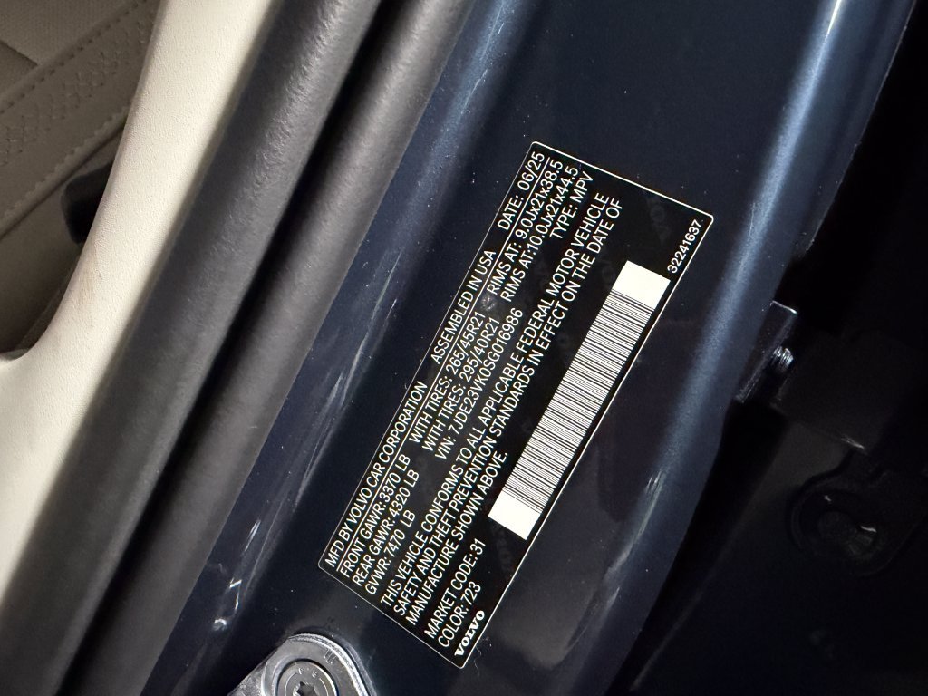 Certified 2025 Volvo EX90 Plus AWD/4WD image 32