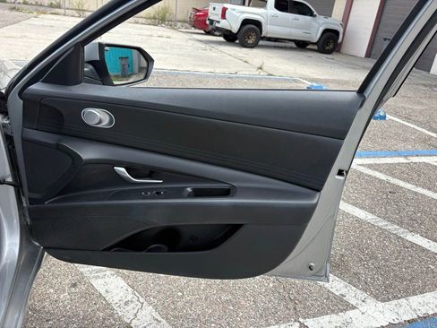 Used 2023 Hyundai Elantra SEL FWD image 17