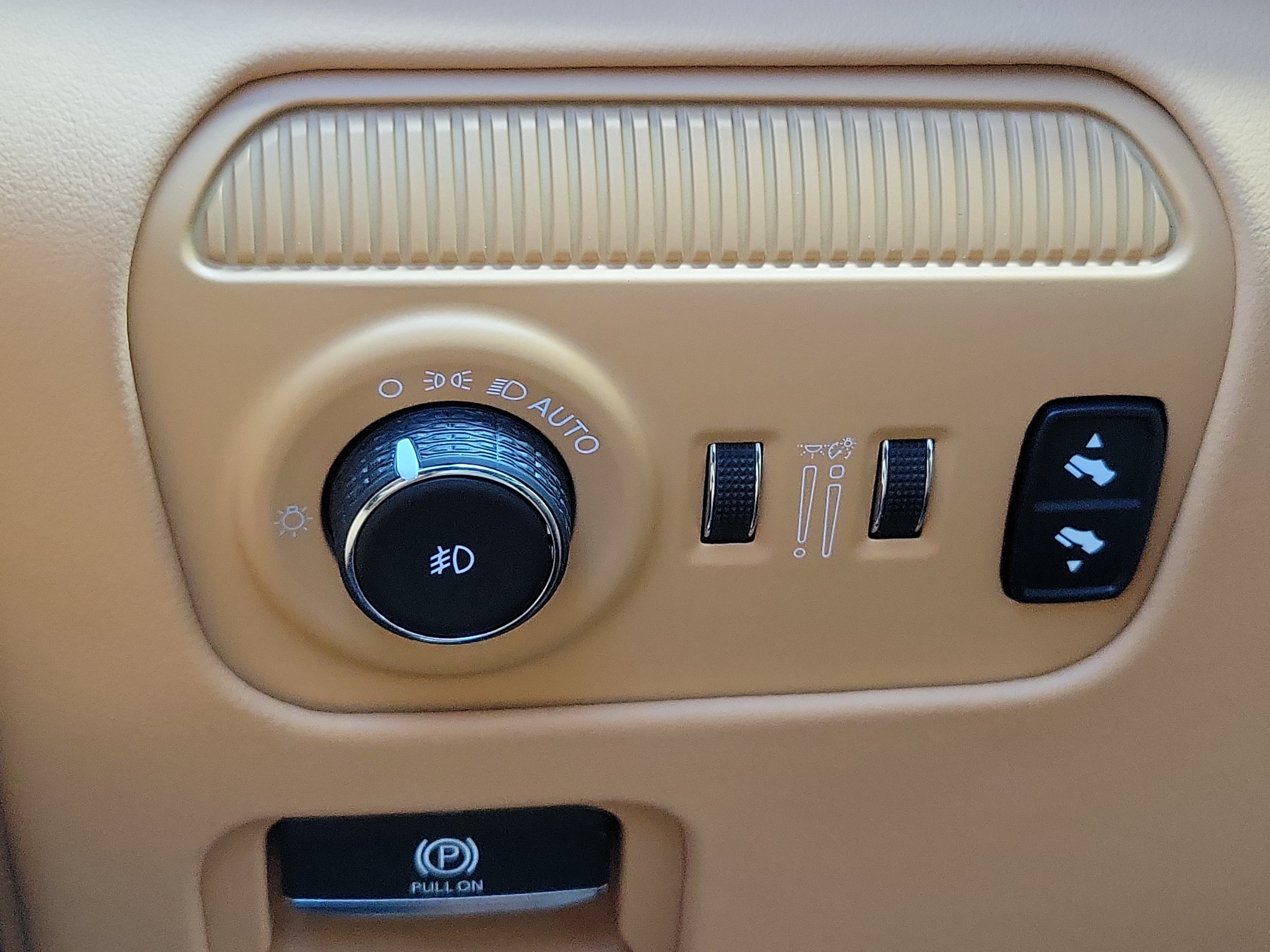 Used 2025 Jeep Grand Wagoneer Series III w/ Rear Seat Video Group 1 AWD/4WD image 21