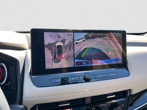 Certified 2025 Nissan Rogue SL w/ Tech Package image 21