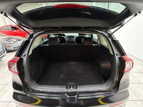 Used 2017 Kia Niro Touring FWD image 17