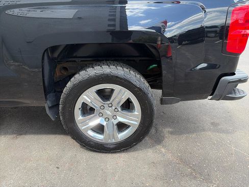 Used 2019 Chevrolet Silverado 1500 Custom w/ Custom Convenience Package AWD/4WD image 16