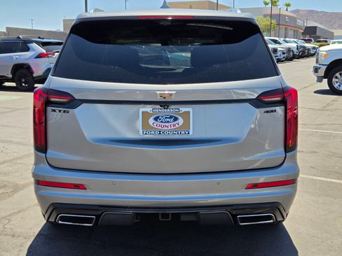 Used 2023 Cadillac XT6 Premium Luxury w/ Technology Package FWD image 5