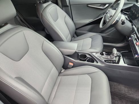 Certified 2024 Kia Niro EX FWD image 12