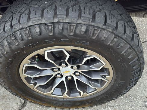 Used 2020 Chevrolet Colorado ZR2 image 11