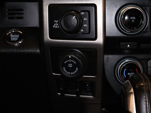 Used 2018 Ford F150 Platinum w/ Technology Package image 29