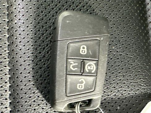 Used 2022 Volkswagen Tiguan SEL R-Line image 18