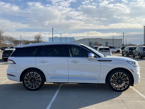 Used 2022 Lincoln Aviator Black Label w/ Class IV Trailer Tow Package image 10