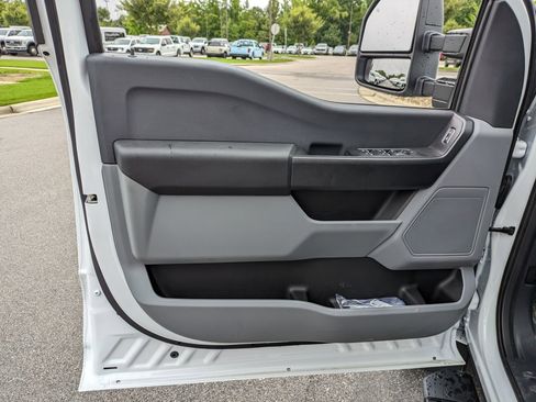 New 2025 Ford F550 4x4 Crew Cab Super Duty w/ XL Chrome Package image 16