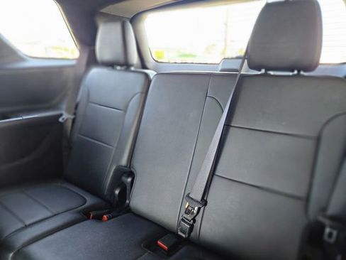 Used 2023 Chevrolet Traverse LT FWD image 29