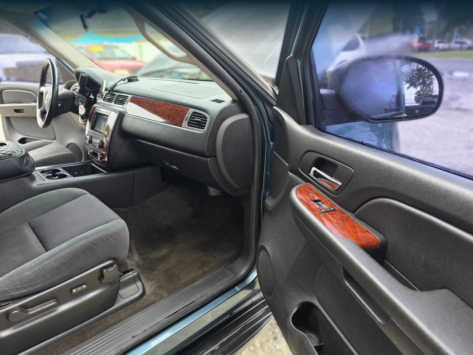 Used 2009 Chevrolet Tahoe LT AWD/4WD image 36