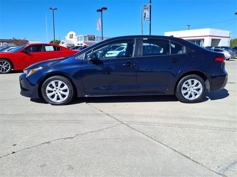 Used 2023 Toyota Corolla LE image 2