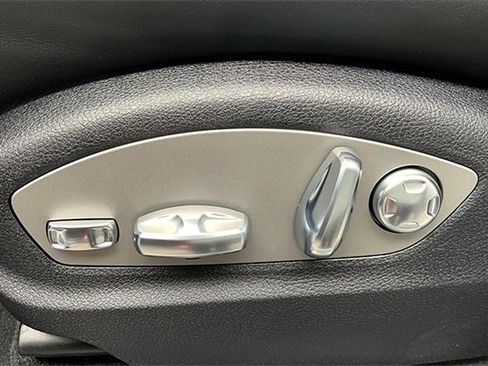 New 2025 Porsche Macan image 31