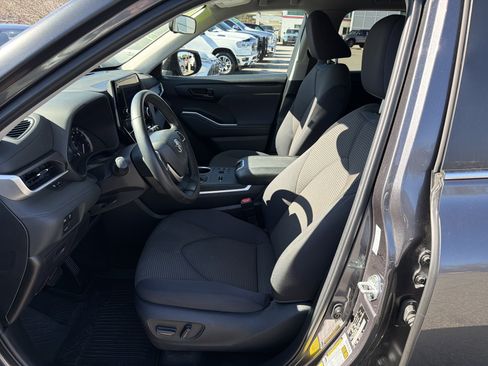 Certified 2024 Toyota Highlander LE image 19