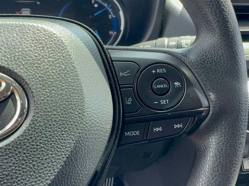 Certified 2025 Toyota RAV4 XLE AWD/4WD image 17