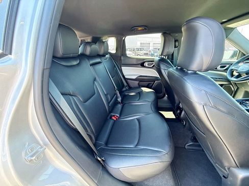 Used 2026 Jeep Compass Limited image 32