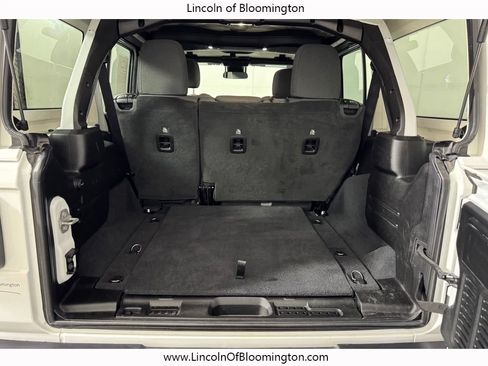 Used 2025 Jeep Wrangler Unlimited Sahara AWD/4WD image 14