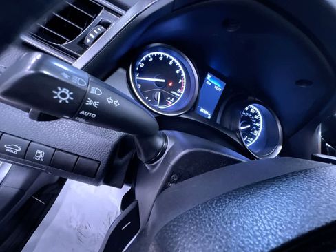 Used 2021 Toyota Camry SE image 18