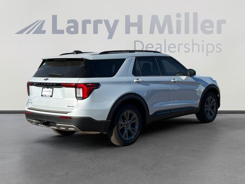 New 2026 Ford Explorer Active AWD/4WD image 5