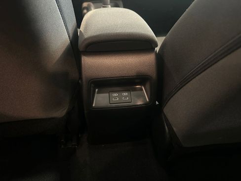 Used 2025 Toyota Corolla LE image 24