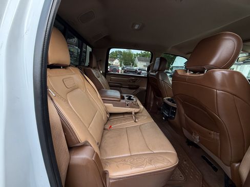 Used 2019 RAM 1500 Limited AWD/4WD image 19