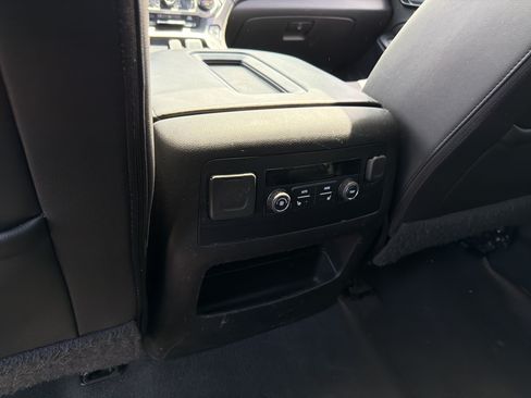 Used 2019 GMC Yukon SLT AWD/4WD image 12