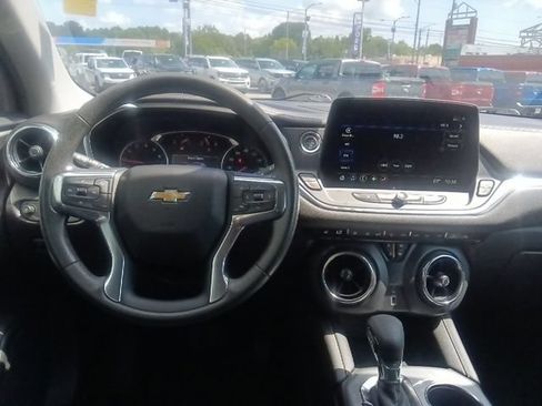 Used 2025 Chevrolet Blazer LT AWD/4WD image 25