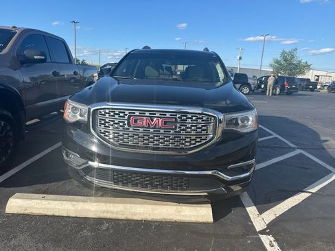 Used 2019 GMC Acadia Denali w/ Technology Package FWD image 2